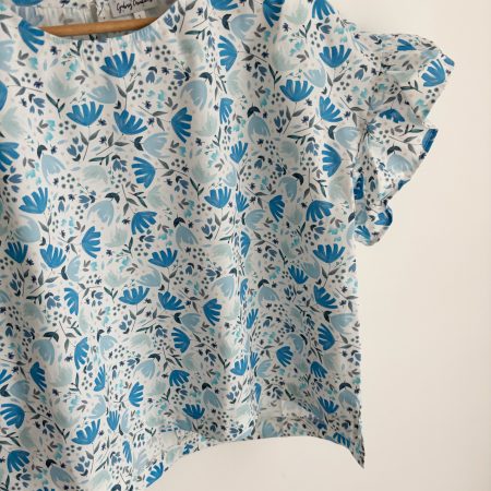 La Blusa fiori blu over frappa